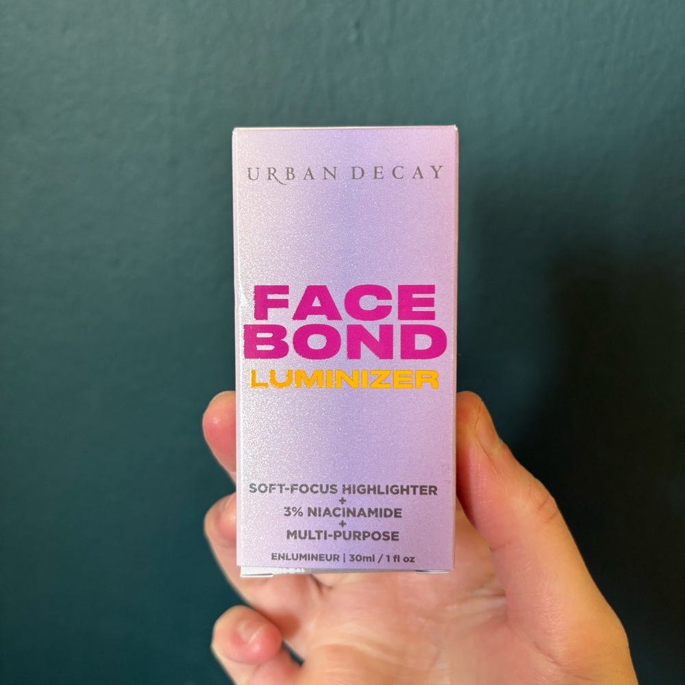 Urban Decay Face Bond Luminizer Soft-Focus Highlighter in “Over the Top” Gold